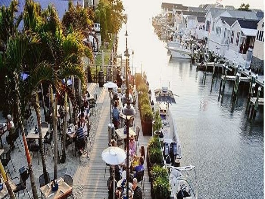 BLU Crabhouse & Raw Bar BLU Crabhouse & Raw Bar