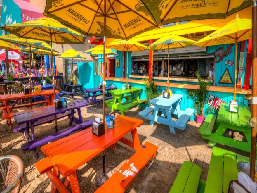 Hammerheads Bar & Grill