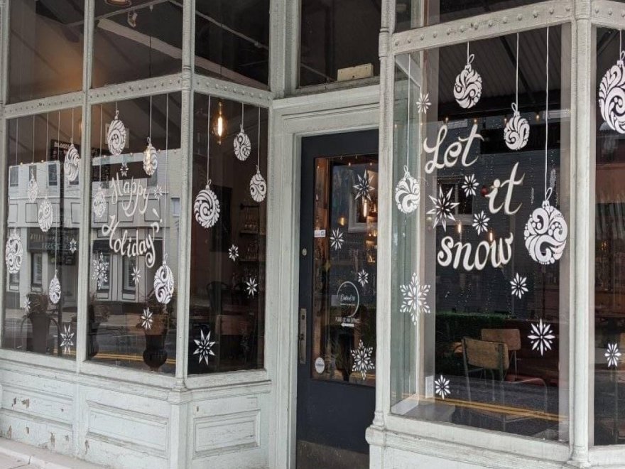 Oaked 110 Whiskey & Wine Bar Oaked 110 Whiskey & Wine Bar