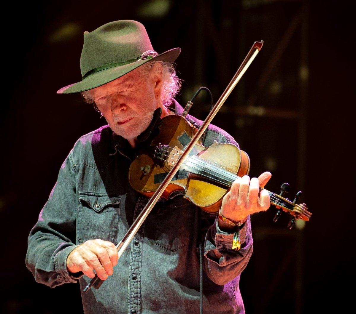 Country Calling Fiddle player at Country Calling